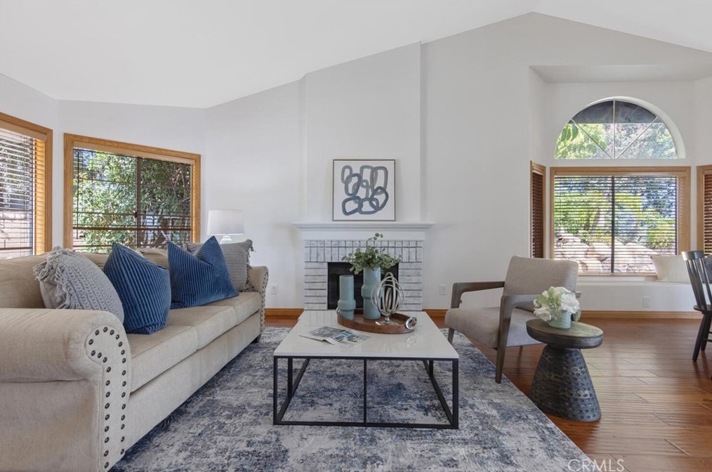 27500 Label Ave, Santa Clarita CA  91351-1075 exterior