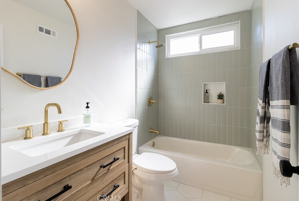 3421 Corpus Christi St, Simi Valley CA 93063-1408 exterior