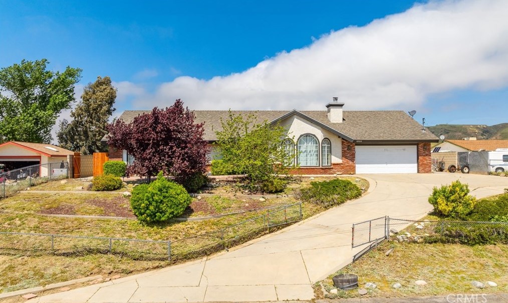 42835 Bluehills Dr, Leona Valley, CA 93532-1323