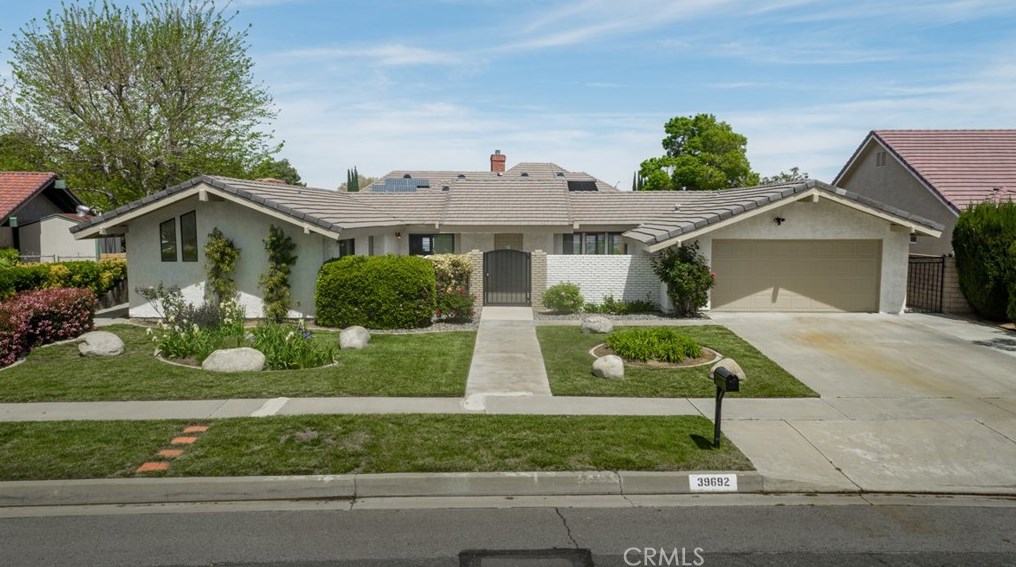 39692 Makin Ave, Palmdale, CA 93551-2937