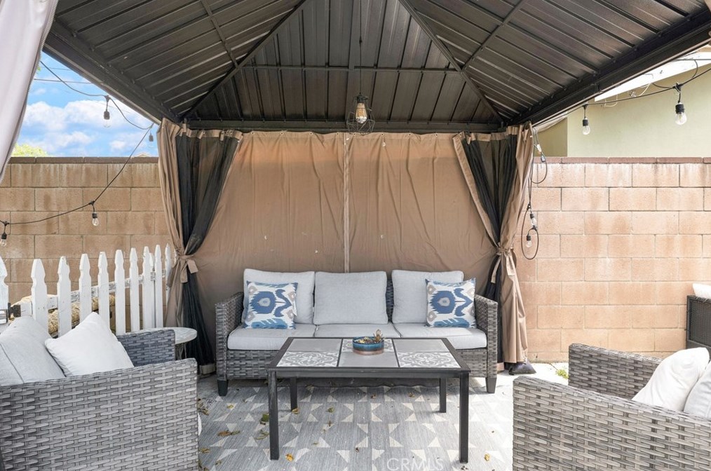 4275 Eileen St, Simi Valley CA  93063-2918 exterior