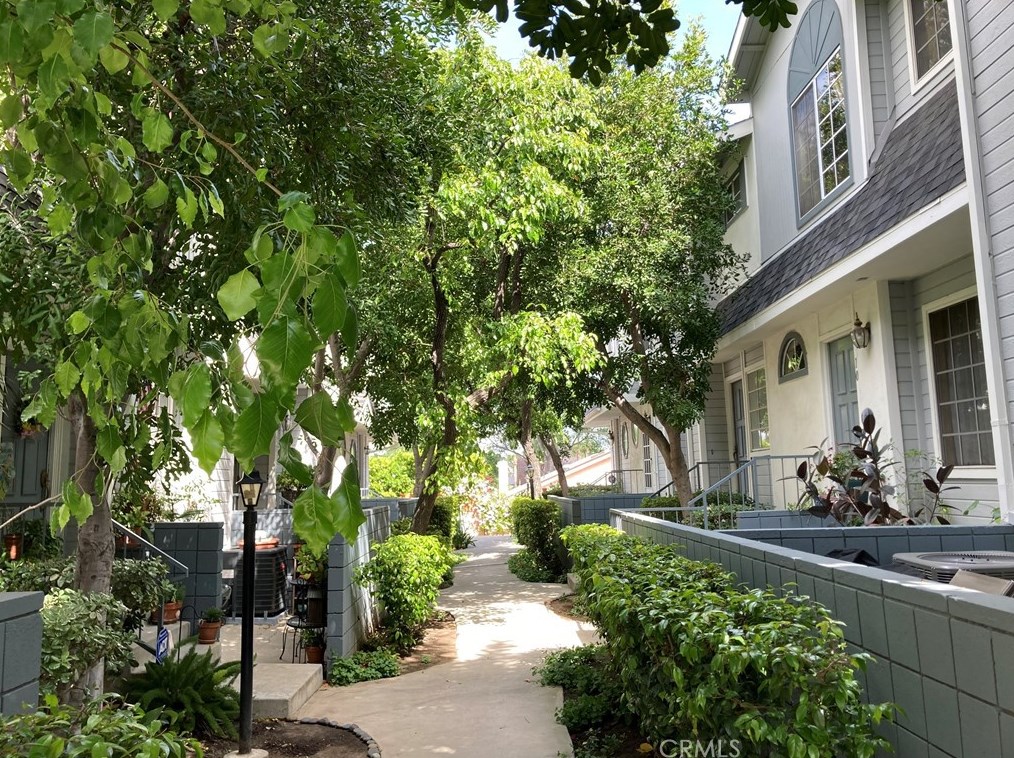 7420 Corbin Ave #10, Los Angeles, CA 91335