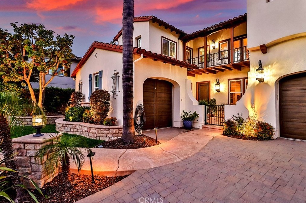382 Loire Valley Dr, Simi Valley, CA 93065