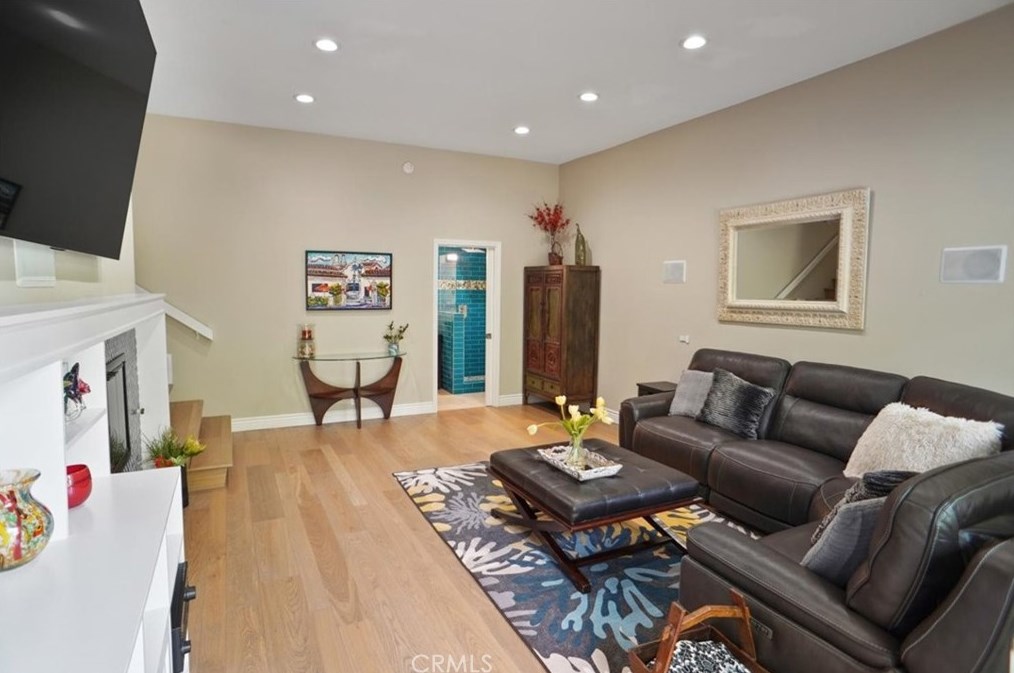 1408 View Dr, Thousand Oaks CA 91362-4315 exterior