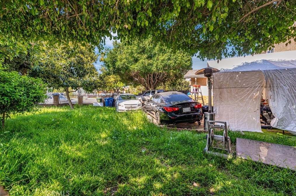 411 111th St, Los Angeles CA  90061-3054 exterior