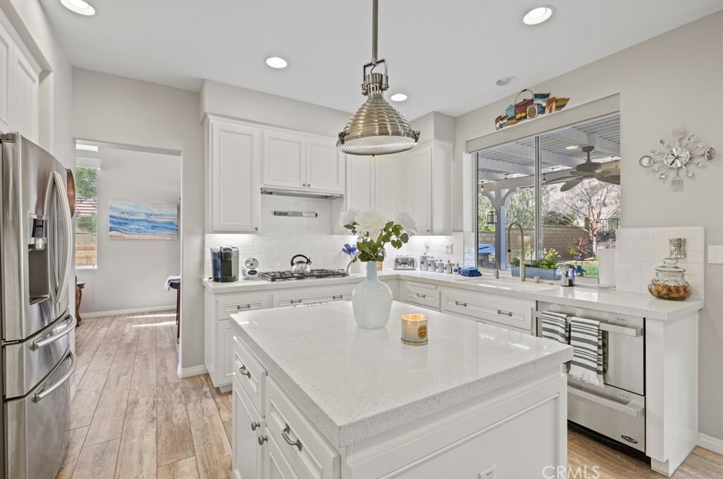 29655 Mammoth Ln, Santa Clarita CA  91387-6226 exterior