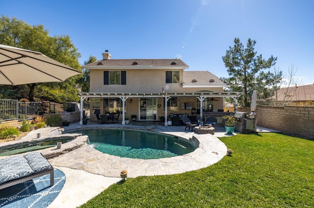 29655 Mammoth Ln, Santa Clarita CA  91387-6226 exterior