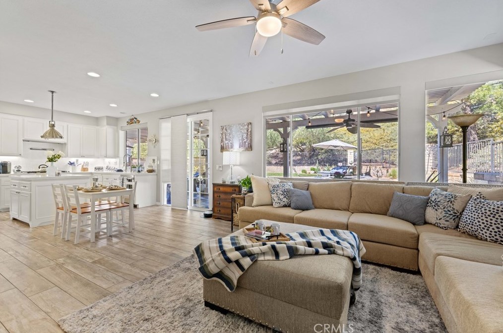 29655 Mammoth Ln, Santa Clarita CA  91387-6226 exterior