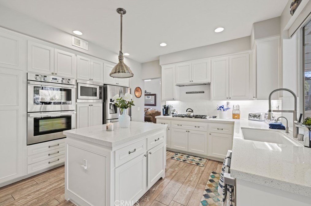 29655 Mammoth Ln, Santa Clarita CA  91387-6226 exterior