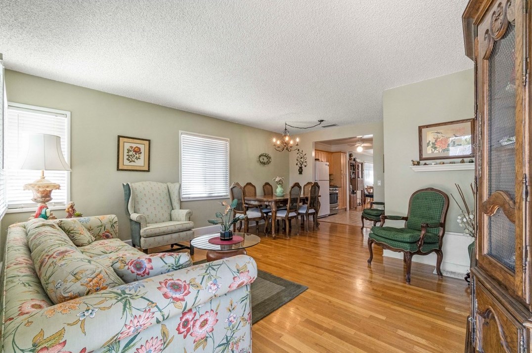 5903 Texhoma Ave, Van Nuys, CA 91316-1208