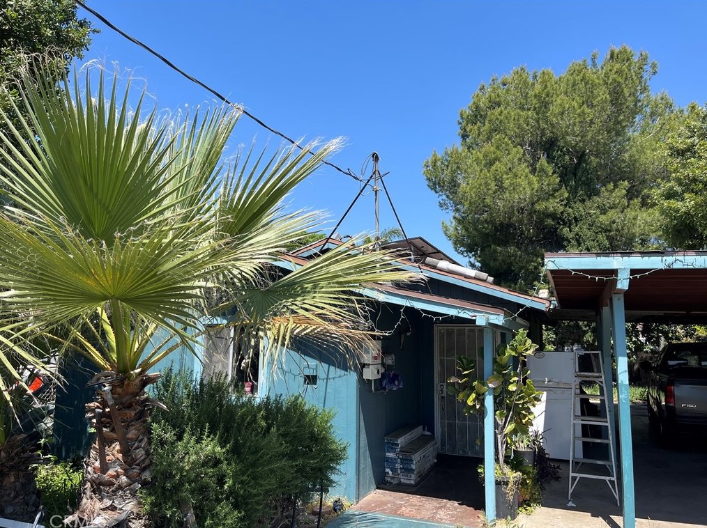 13105 Desmond St, Los Angeles CA  91331-1028 exterior