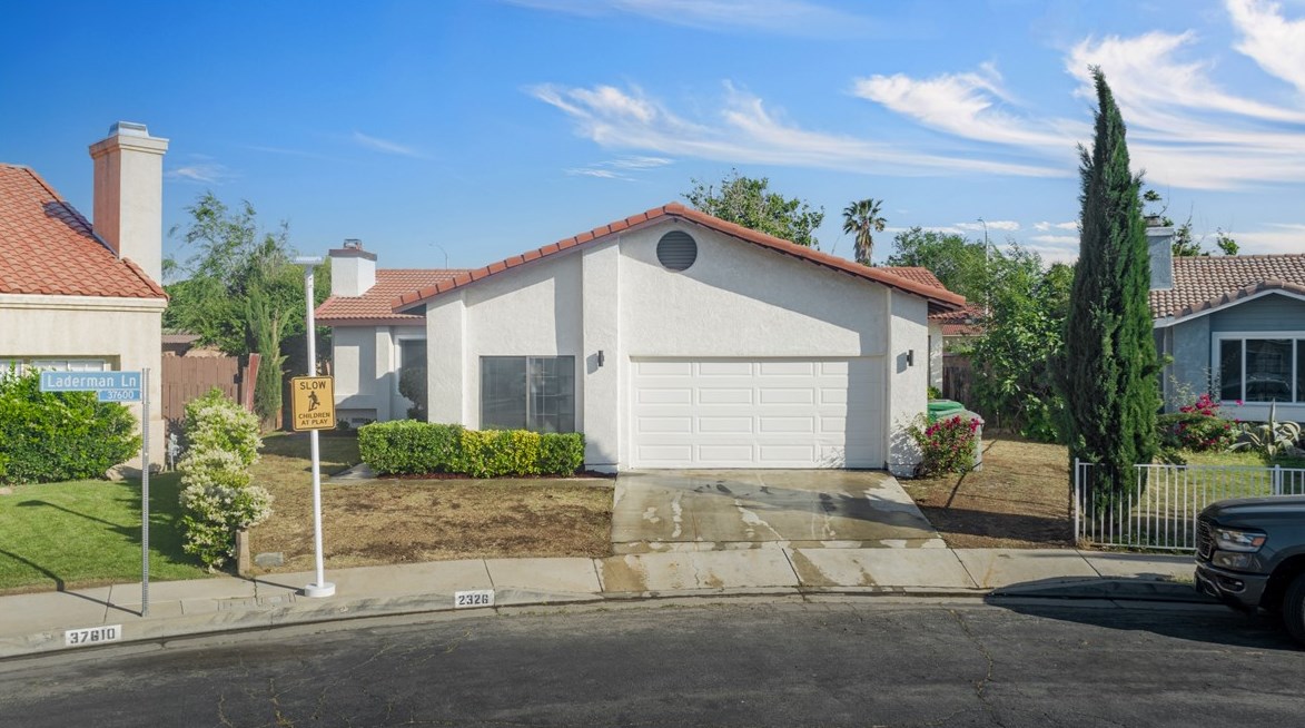 2326 Scott Ave, Palmdale, CA 93550-5446