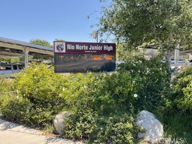 23808 Toscana Dr, Santa Clarita, CA 91354-3015