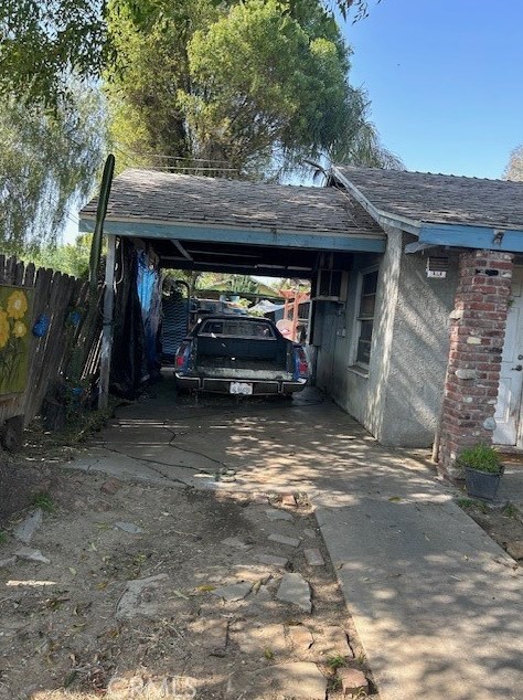 18845 Lanark St, Los Angeles CA  91335-1216 exterior