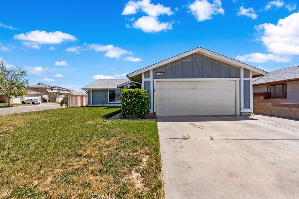 2100 Edam St, Lancaster, CA 93536-5788