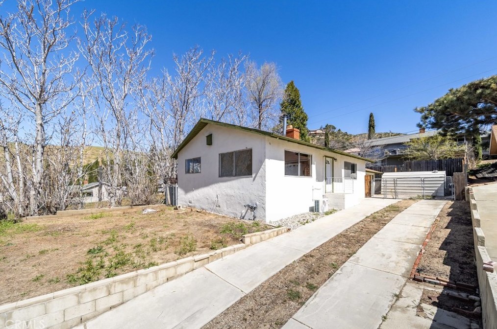 14981 Elizabeth Lake Rd, Leona Valley, CA 93532-1209