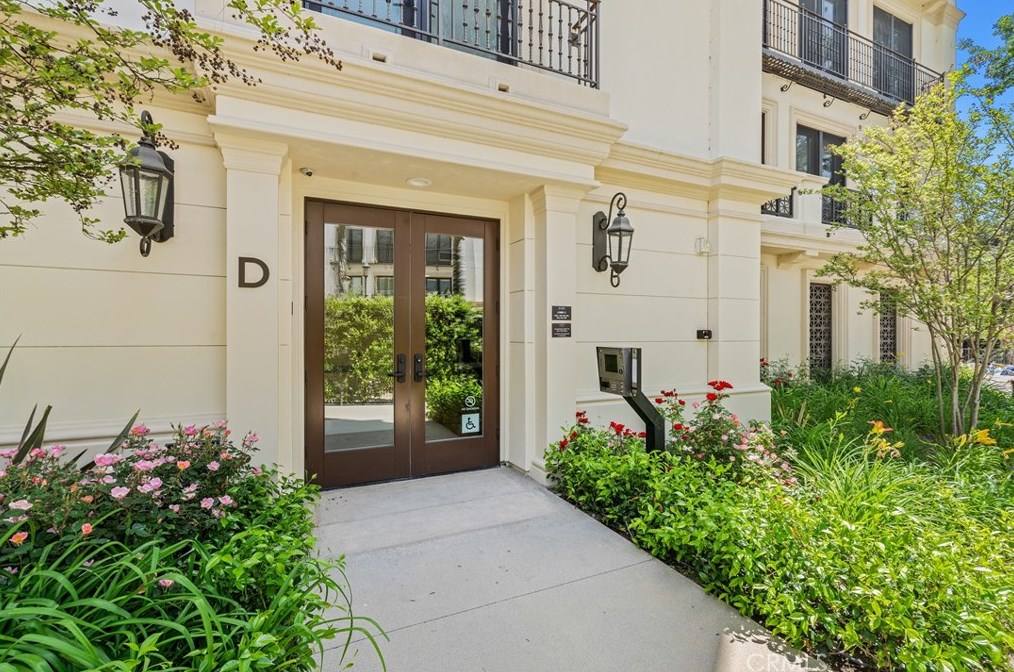 23500 Park Sorrento #d42, Calabasas, CA 91302