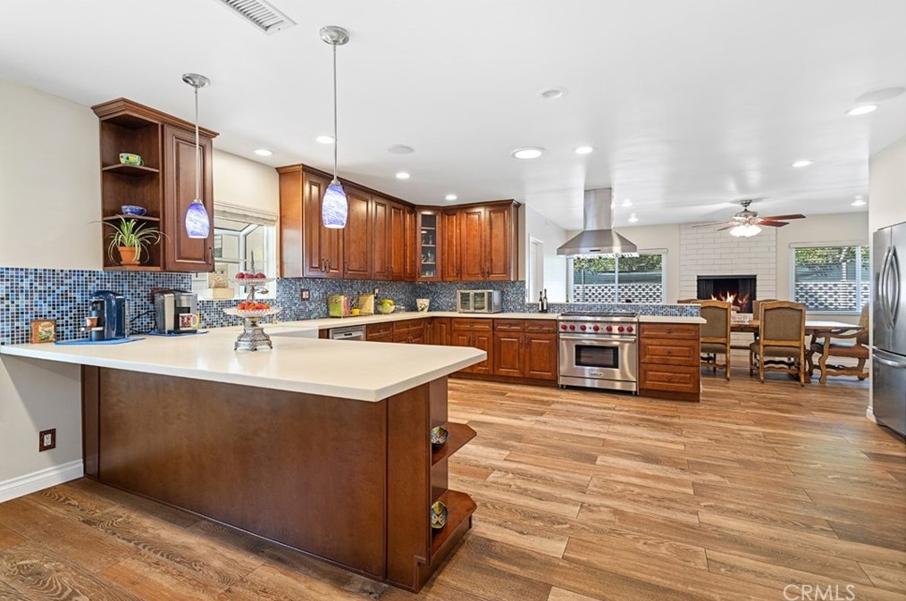 1723 Ln Granada Dr, Thousand Oaks CA 91362-2148 exterior