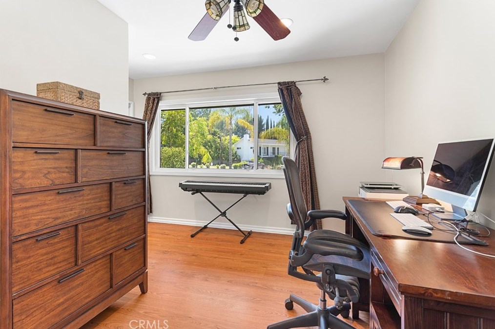 1723 Ln Granada Dr, Thousand Oaks CA 91362-2148 exterior