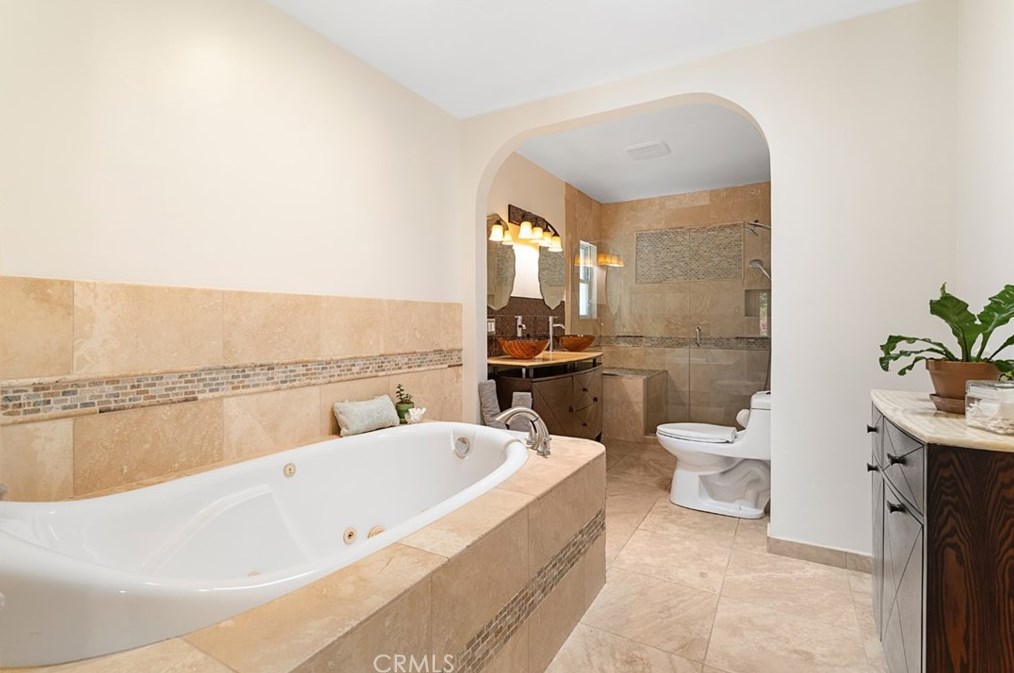 1723 Ln Granada Dr, Thousand Oaks CA 91362-2148 exterior