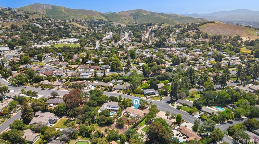 1723 Ln Granada Dr, Thousand Oaks CA 91362-2148 exterior