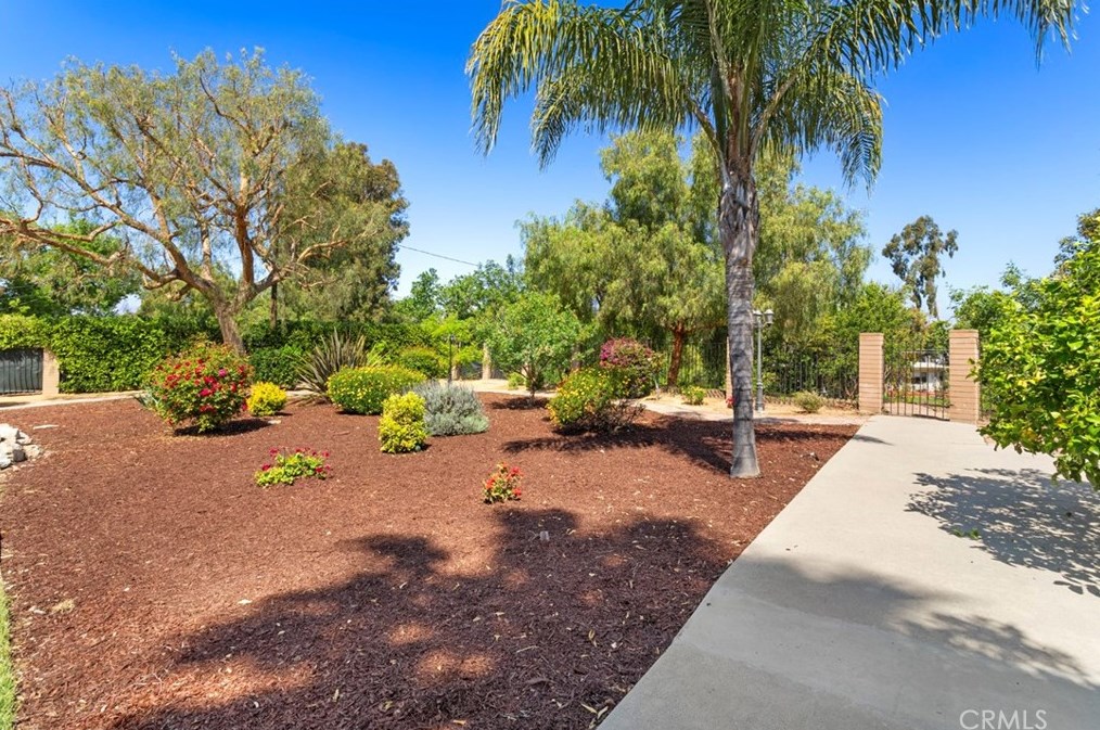 1723 Ln Granada Dr, Thousand Oaks CA 91362-2148 exterior