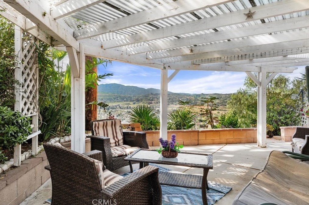 28044 Lacomb Dr, Santa Clarita, CA 91351