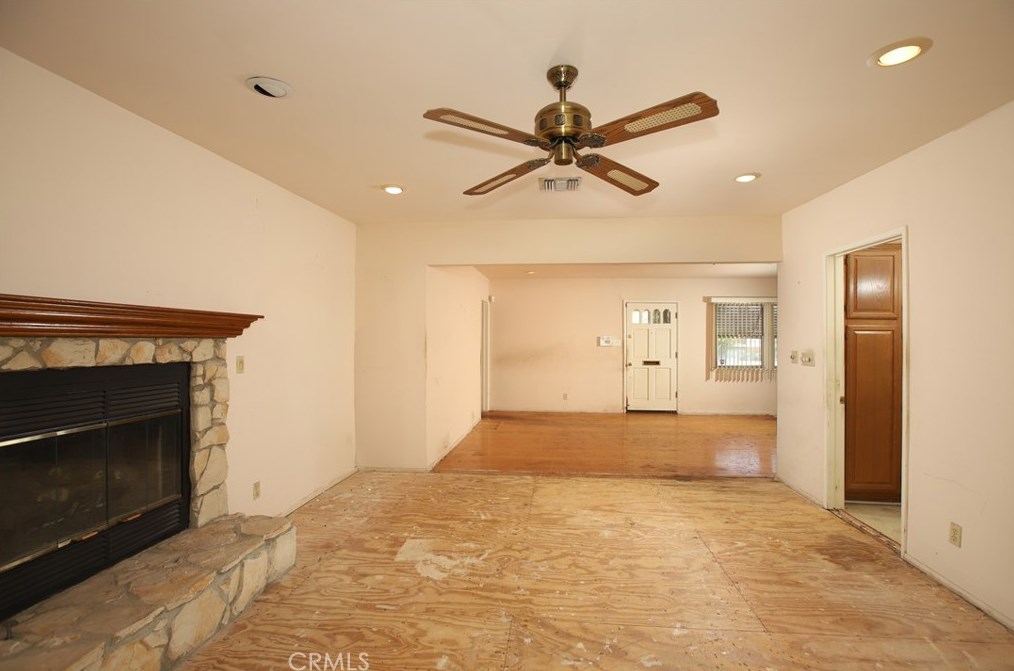 18337 Jovan St, Los Angeles, CA 91335