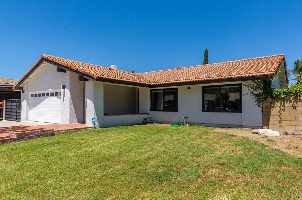 6473 Dowel Dr, Simi Valley, CA 93063-3817