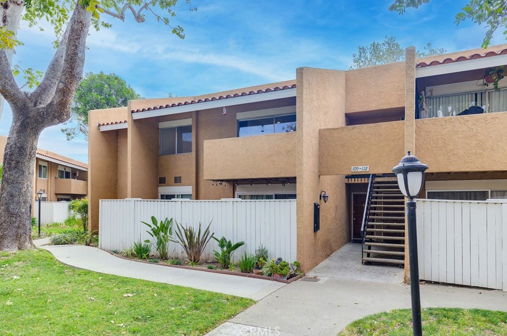 1001 W Macarthur Blvd #112, Santa Ana, CA 92707