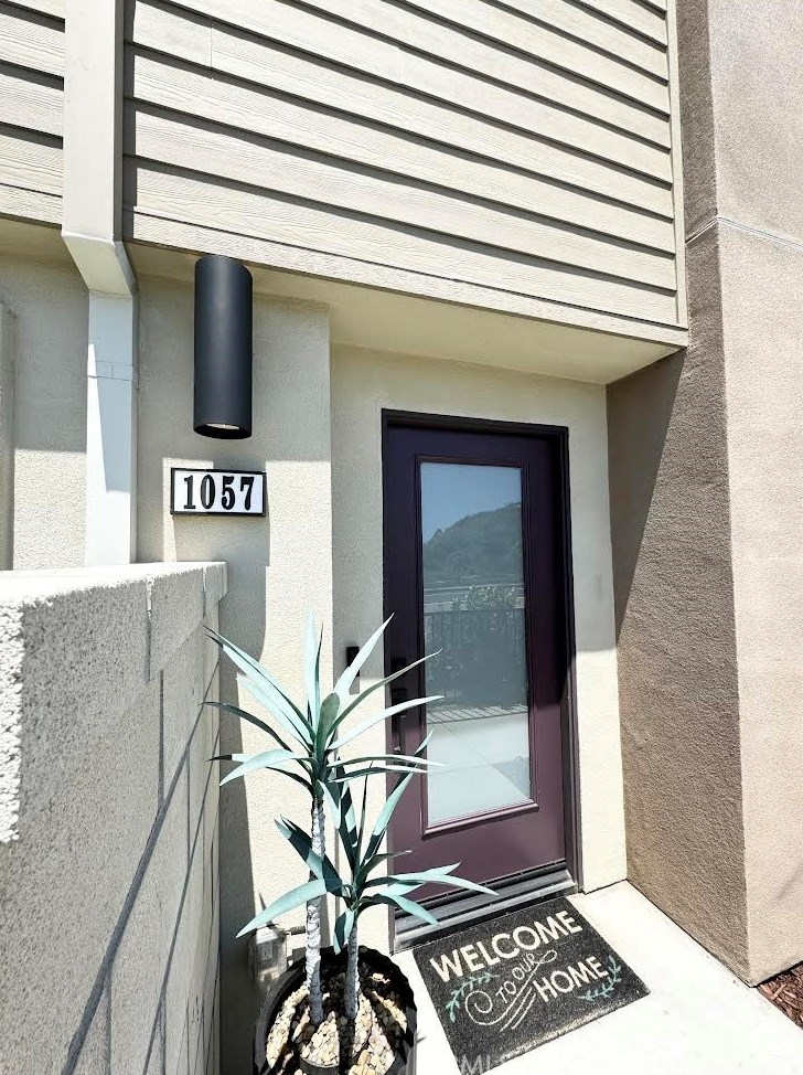 1057 Canal St, Oxnard, CA 93035-1101