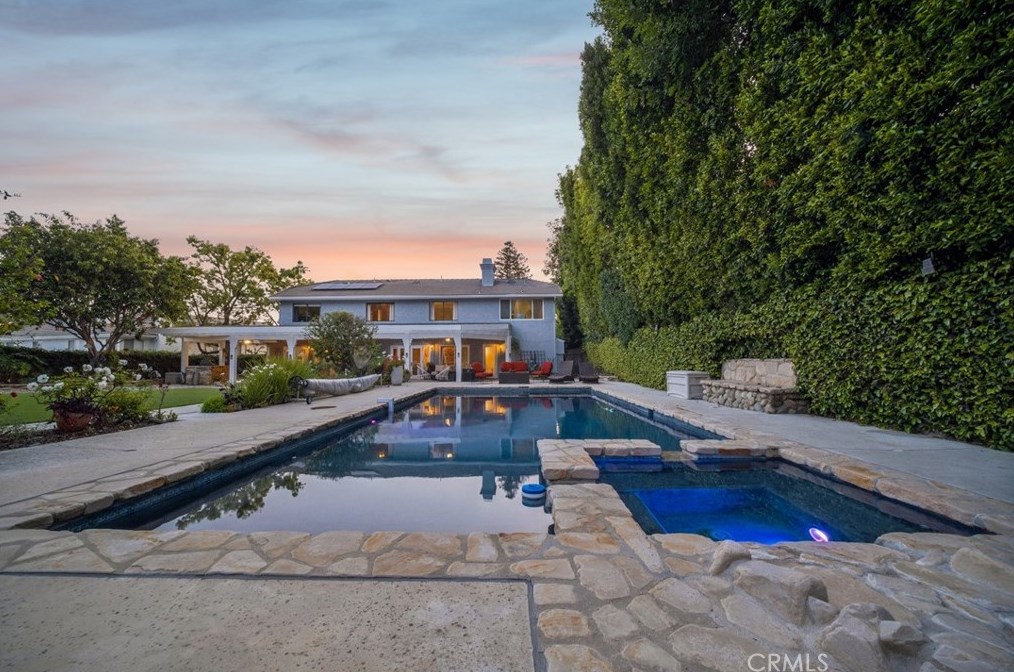 1360 Lafitte Dr, Calabasas, CA 91377