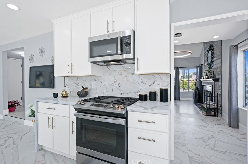 37472 Yorkshire Dr, Palmdale CA  93550-6239 exterior