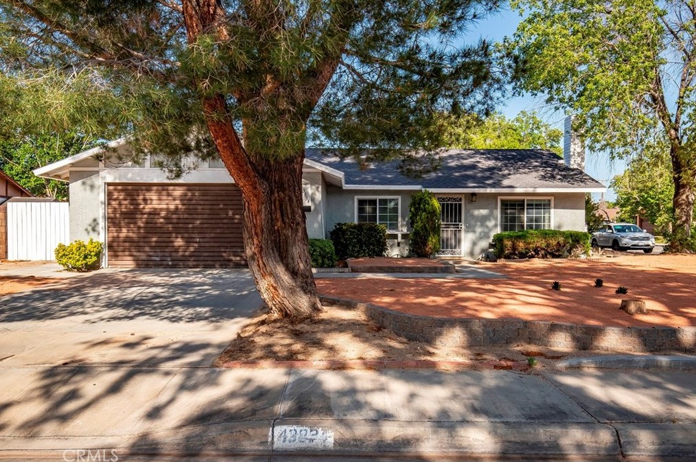43834 Lively Ave, Lancaster, CA 93536