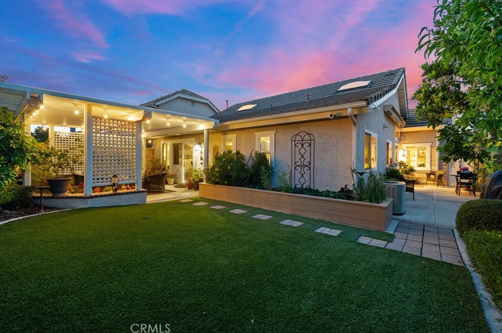 23826 Bennington Dr, Santa Clarita, CA 91354-2600
