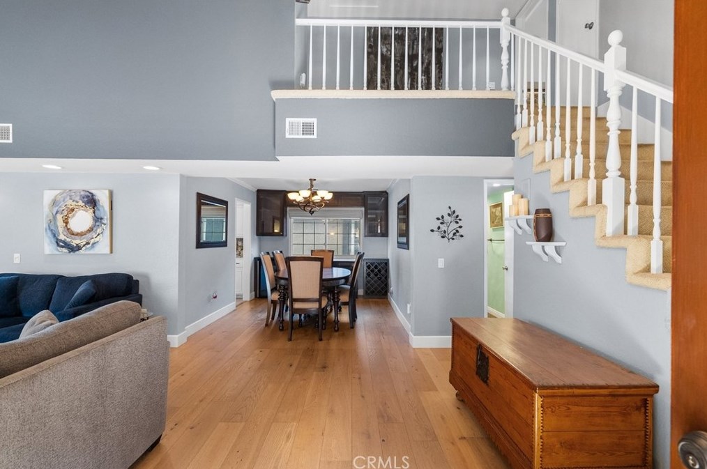 1809 Suntree Ln, Simi Valley, CA 93063-4190
