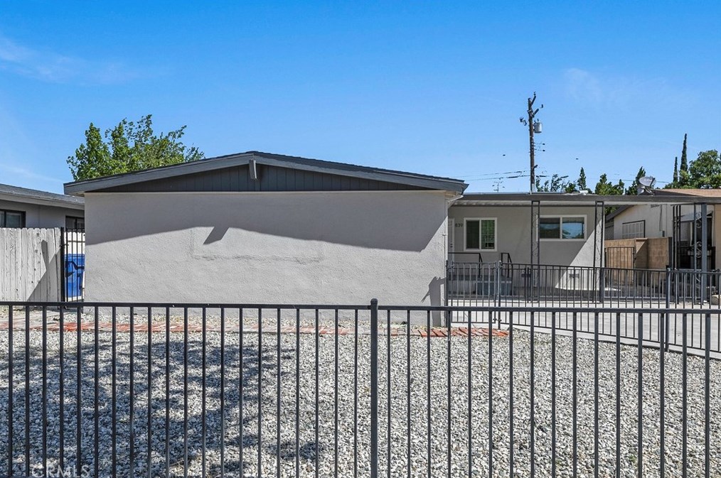 839 Holguin St, Lancaster, CA 93534-1527