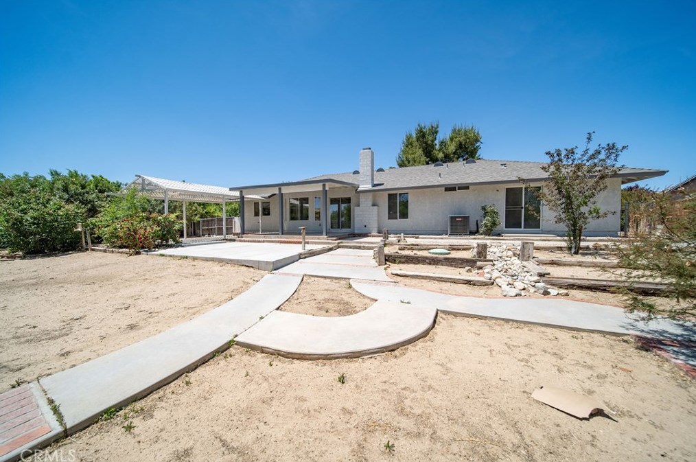 39342 Frontier Circus St, Palmdale CA  93591-3237 exterior