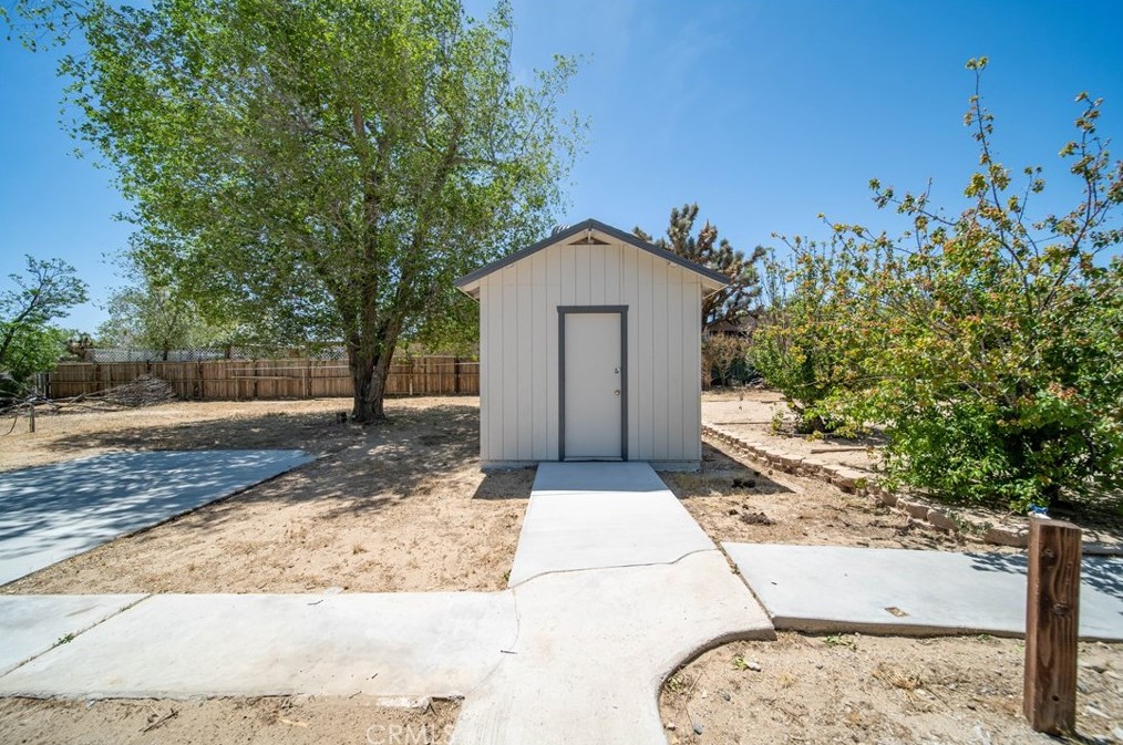 39342 Frontier Circus St, Palmdale CA  93591-3237 exterior