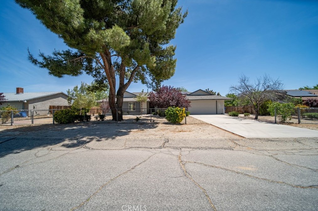 39342 Frontier Circus St, Palmdale CA  93591-3237 exterior