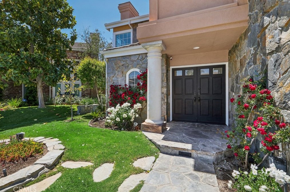 27357 Landon Pl, Santa Clarita, CA 91354-1903