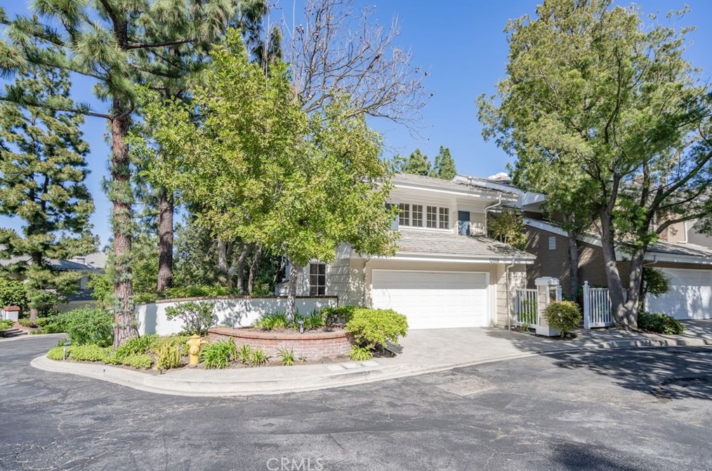 12558 The Vis, Los Angeles, CA 90049-1173