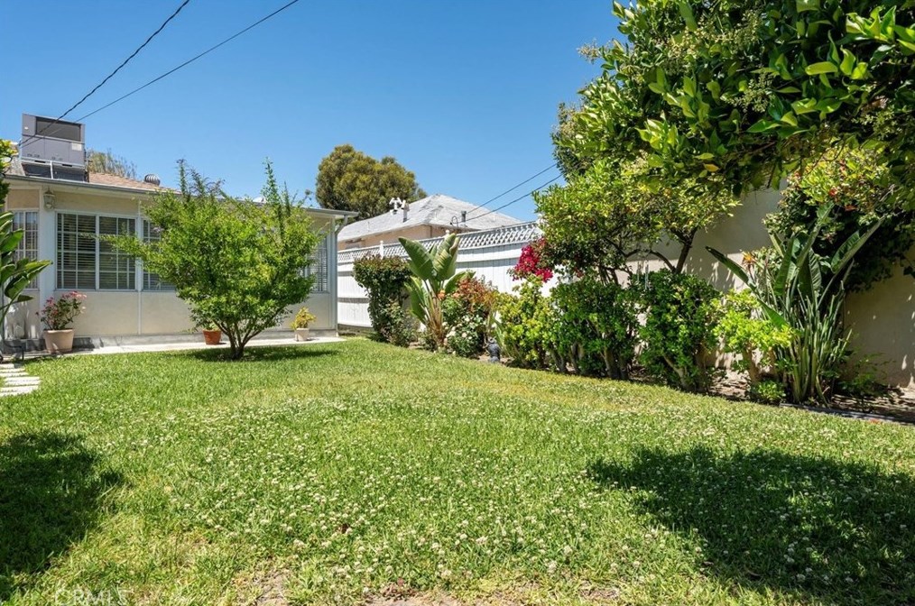 4242 Sunnyslope Ave, Van Nuys, CA 91423