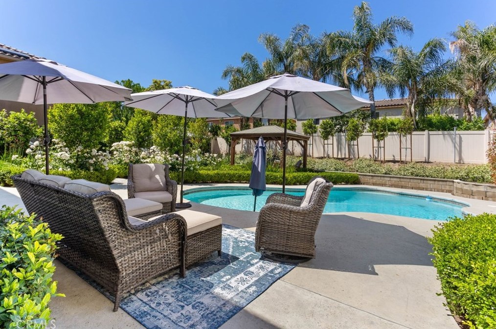 10304 Tungsten St, Bakersfield CA  93311-9516 exterior