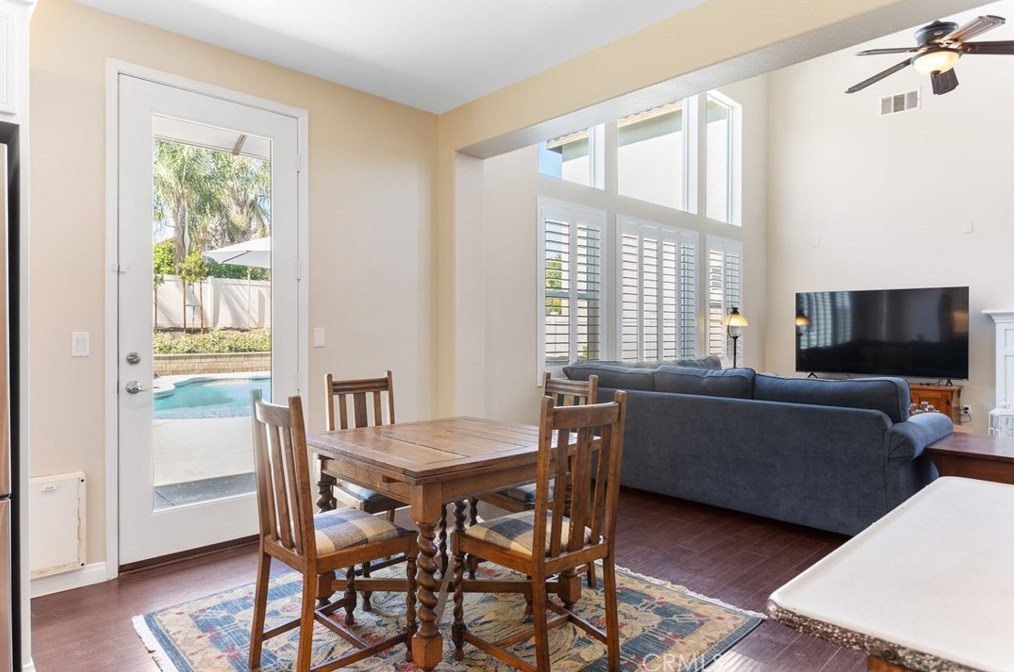 10304 Tungsten St, Bakersfield CA  93311-9516 exterior