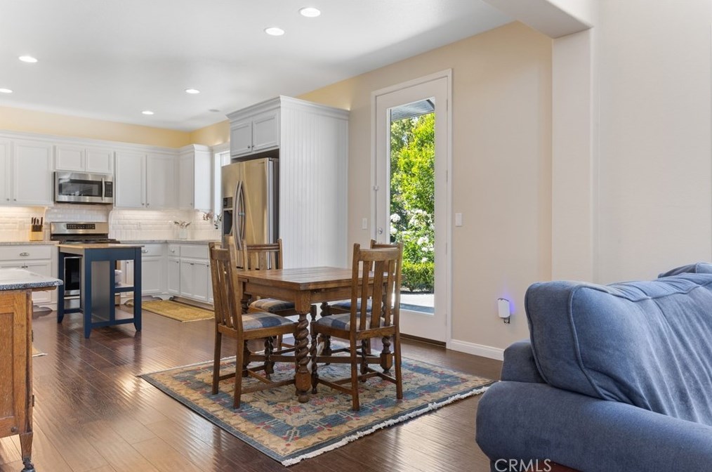 10304 Tungsten St, Bakersfield CA  93311-9516 exterior