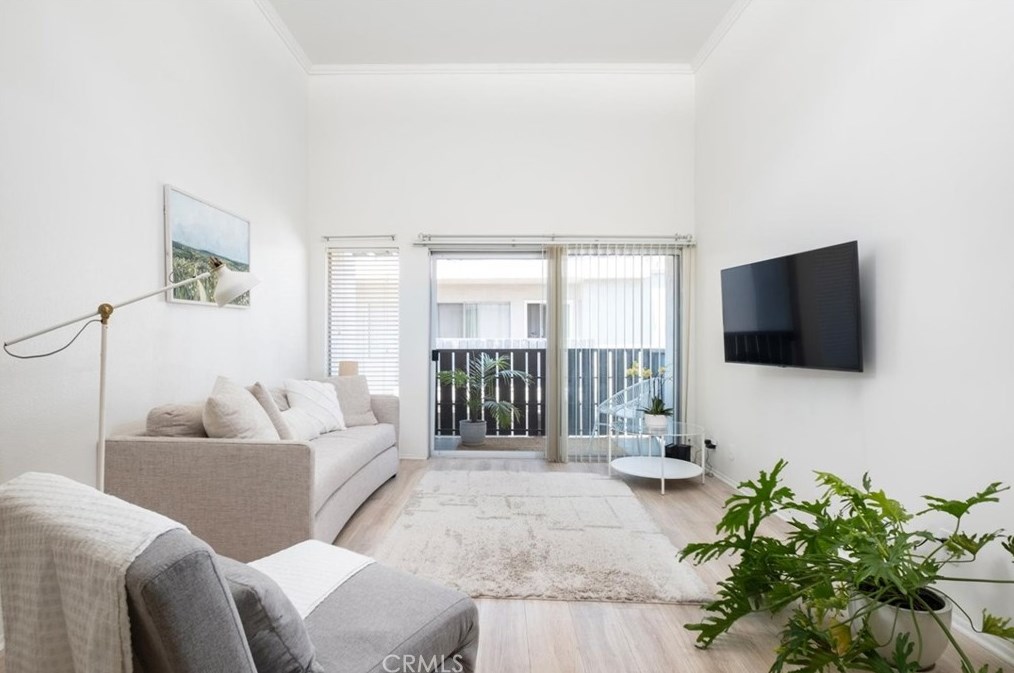 18645 Hatteras St #289, Los Angeles, CA 91356