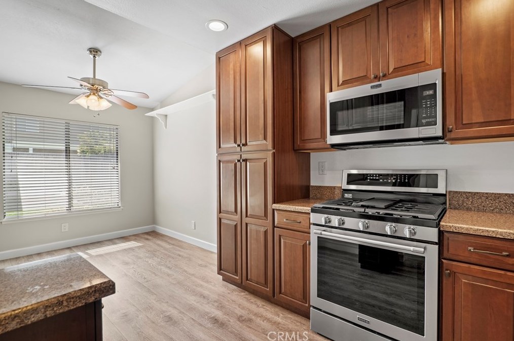 25691 Leticia Dr, Santa Clarita CA  91355-2254 exterior