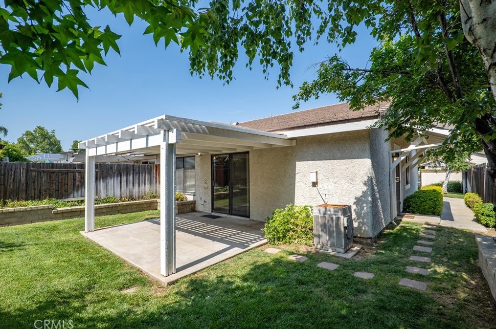 25691 Leticia Dr, Santa Clarita CA  91355-2254 exterior