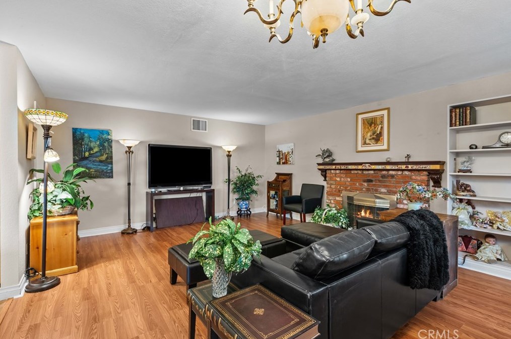 10538 Balcom Ave, San Fernando, CA 91344